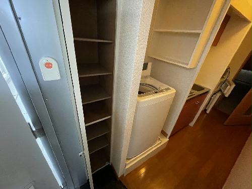 玄関　備品や設備仕様は号室等により異なるため現地をご確認ください。