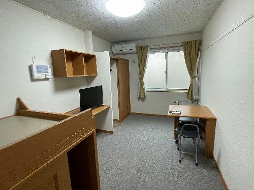 居室・リビング　備品や設備仕様は号室等により異なるため現地をご確認ください。