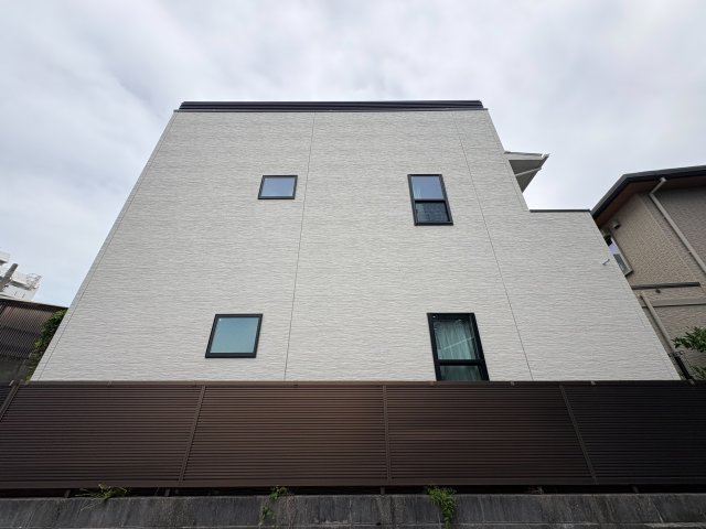 建物外観　落ち着いた雰囲気の外観です
