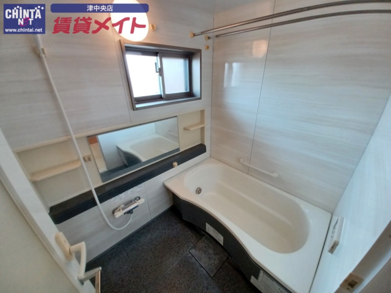 バス・シャワールーム　別部屋反転画像参考