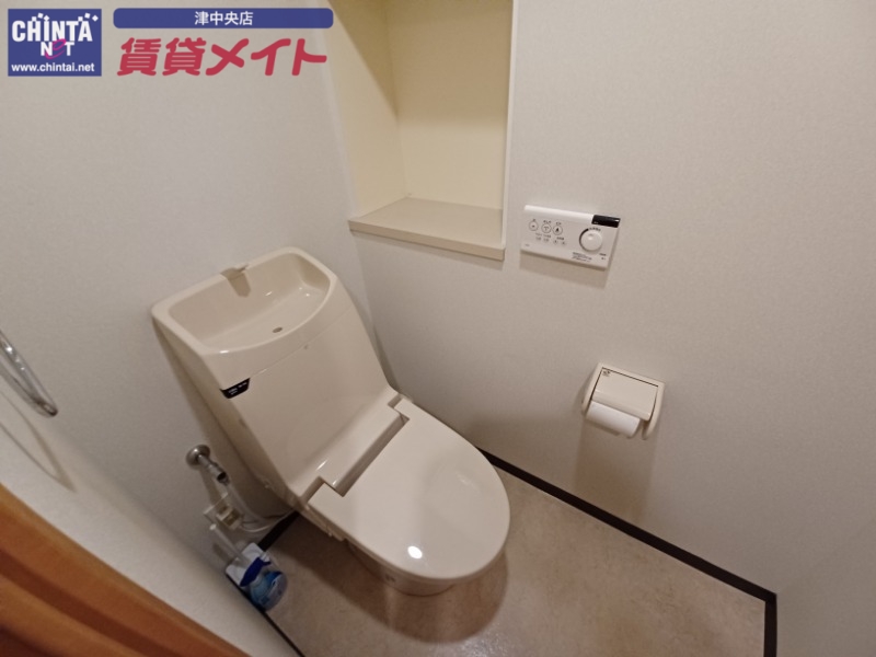 トイレ　別部屋反転画像参考