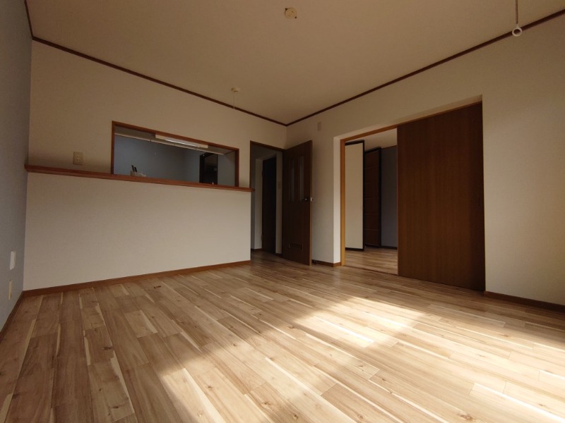 浜松市中央区 3階建 築29年の居間写真