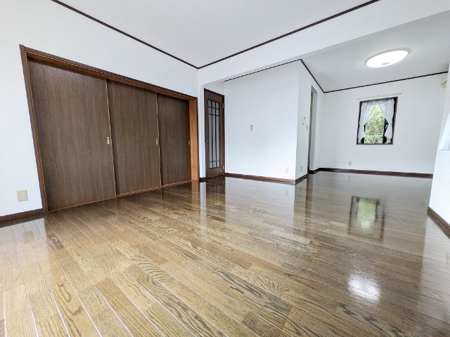 上戸祭第3グリーンヒル戸建の居間写真