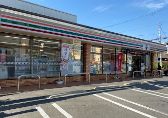 コンビニ　セブン-イレブン 吹田元町店（コンビニ）まで110m
