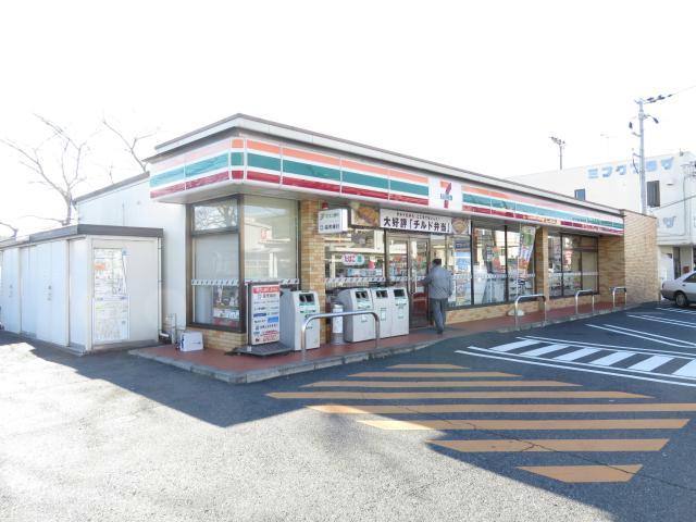 コンビニ　セブンイレブン水口綾野店（コンビニ）まで661m
