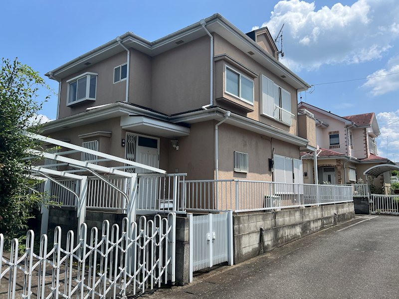 寄居町鉢形貸家の玄関写真