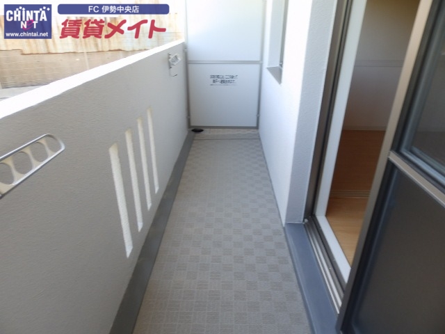 バルコニー　同物件別室画像