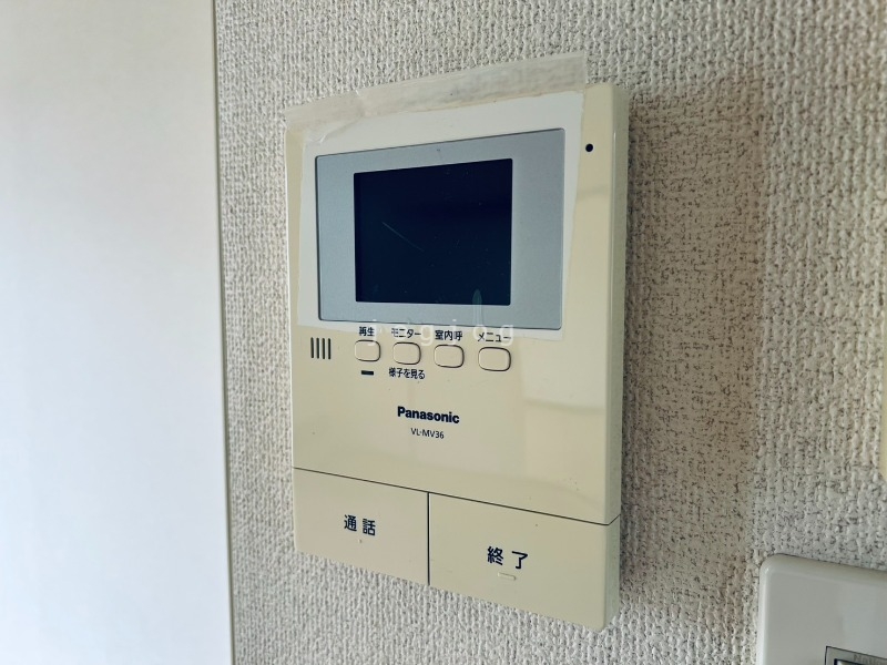 セキュリティ　モニター付きインターホンで来客確認も安心です！