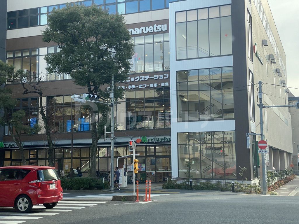 スーパー　マルエツ江戸川橋店（スーパー）まで320m