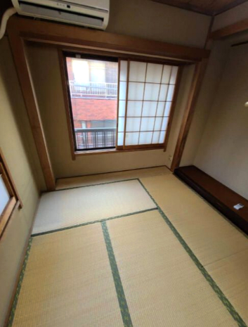 千石四丁目戸建1・2階・3階の玄関写真