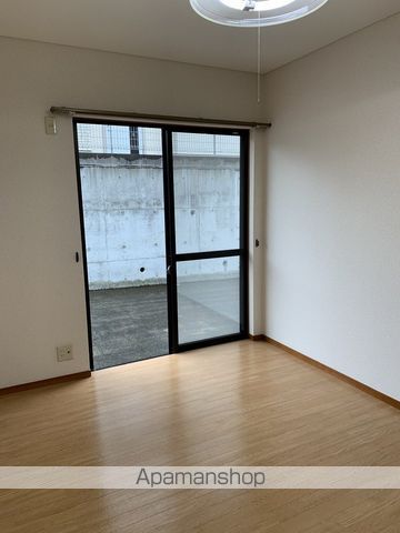 ヴィラ石原G棟の居間写真