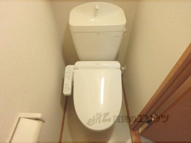 レオパレスヴィルヌーブ醍醐のトイレ写真