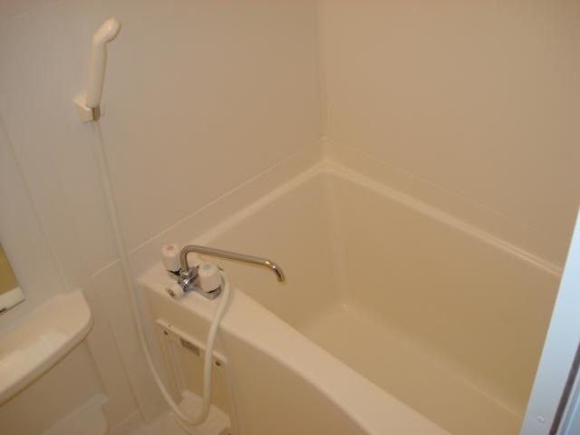 バス・シャワールーム　人気のバス・トイレ別のお部屋です！