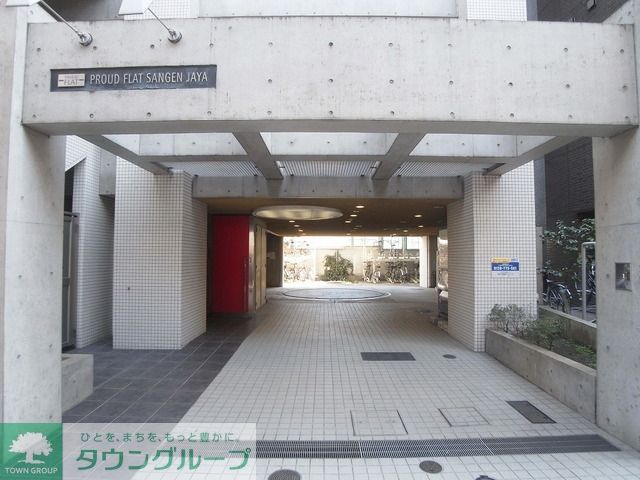 エントランス　★安心のオートロック付きマンションです★