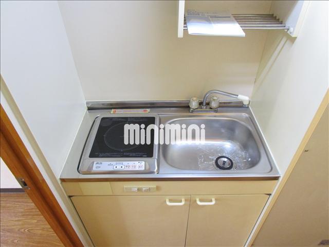 キッチン　電気コンロ付のキッチンです