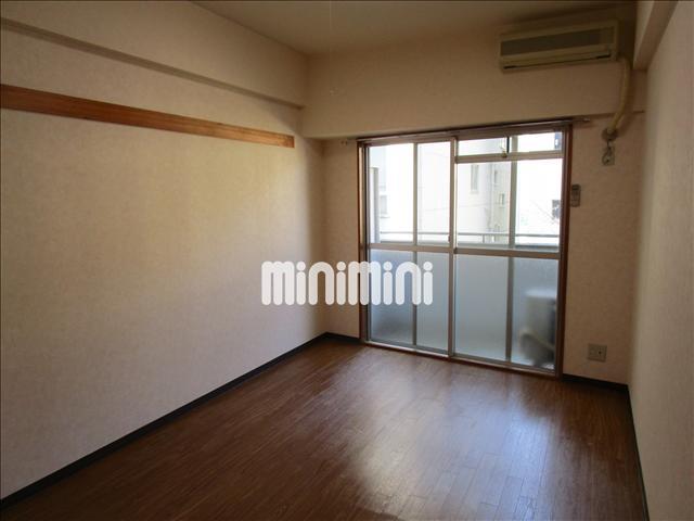 居室・リビング　７帖の落ち着いた雰囲気のお部屋です