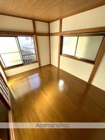 ＪＲ南武線 稲田堤駅 徒歩4分 2階建 築33年の玄関写真