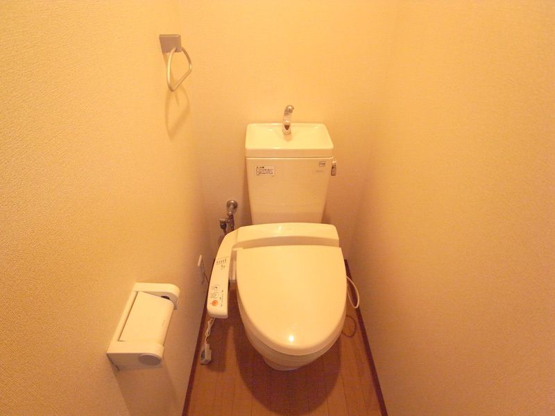 ＪＲ大阪環状線 弁天町駅 徒歩4分 3階建 築22年のトイレ写真