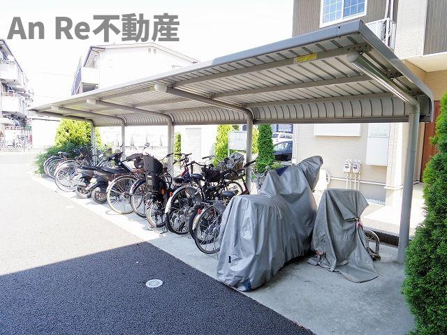 東武伊勢崎線 獨協大学前駅 徒歩32分 2階建 築16年の外観写真