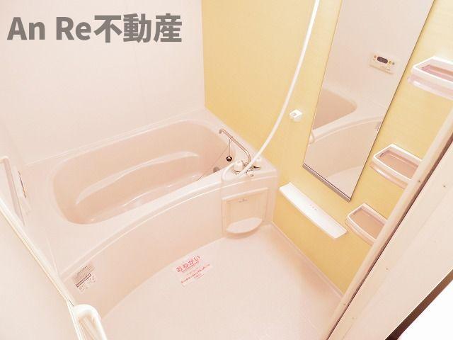 東武伊勢崎線 獨協大学前駅 徒歩32分 2階建 築16年の風呂写真