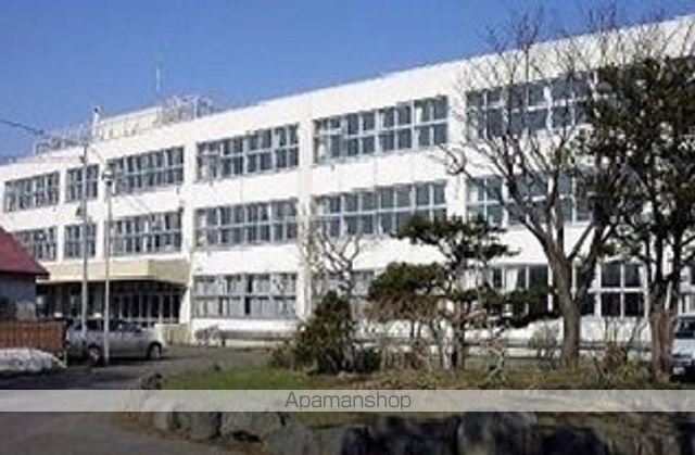 小学校　本町小学校（小学校）まで400m