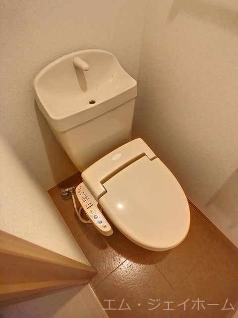 近江鉄道本線 水口石橋駅 徒歩17分 2階建 築21年のトイレ写真