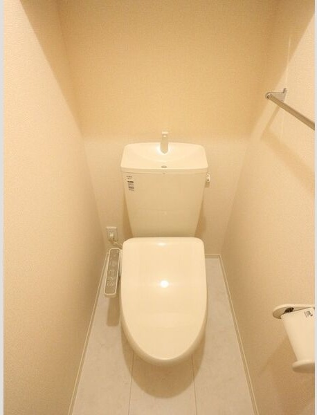 ＪＲ横浜線 古淵駅 徒歩24分 2階建 築9年のトイレ写真