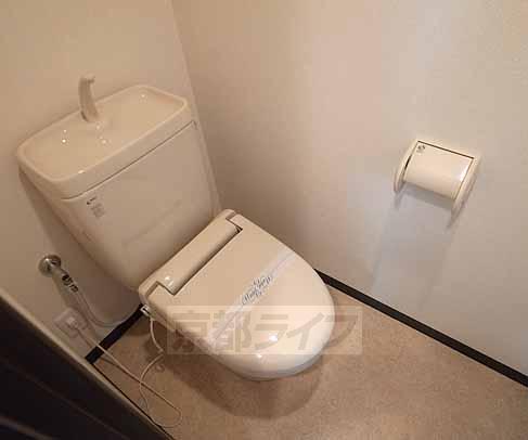 地下鉄東西線 東野駅 徒歩2分 6階建 築20年のトイレ写真