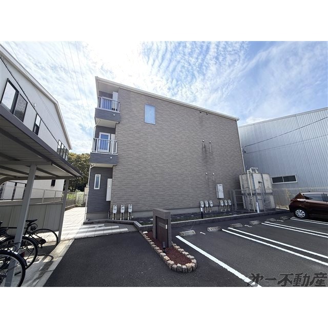 エントランス　建物外観