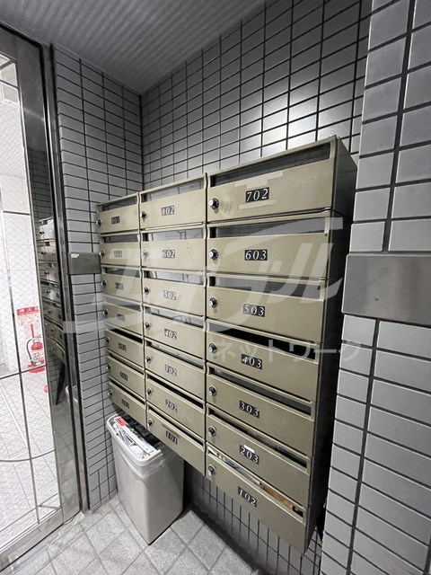 地下鉄谷町線 天満橋駅 徒歩4分 8階建 築33年の外観写真