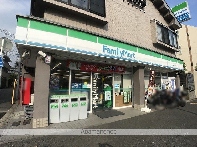 コンビニ　ファミリーマート（コンビニ）まで629m