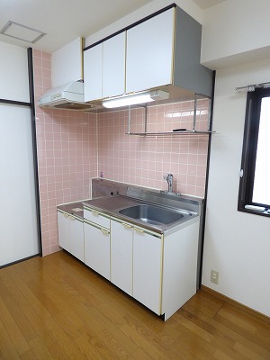 キッチン　※別部屋参考写真
