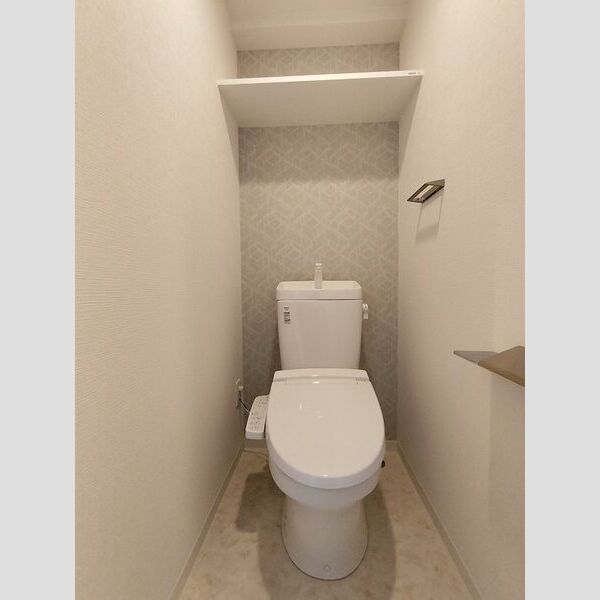 ＪＲおおさか東線 ＪＲ淡路駅 徒歩3分 11階建 築2年のトイレ写真