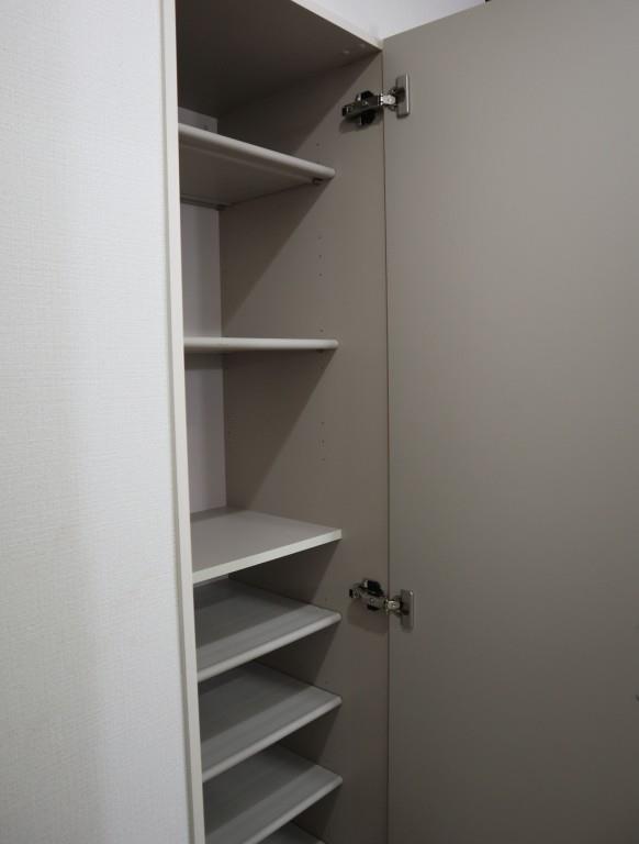 玄関　添付の写真は反転タイプのものです。