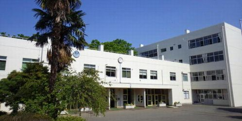 中学校　鶴ケ島市立鶴ヶ島中学校（中学校）まで642m