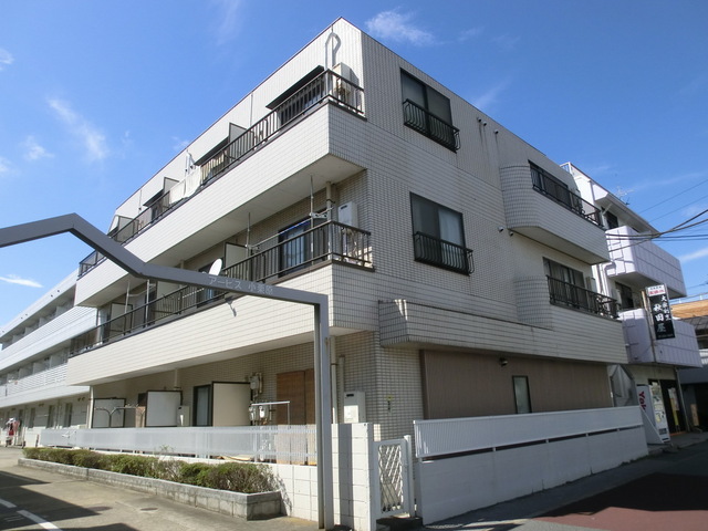 建物外観　人気のマンションタイプです。