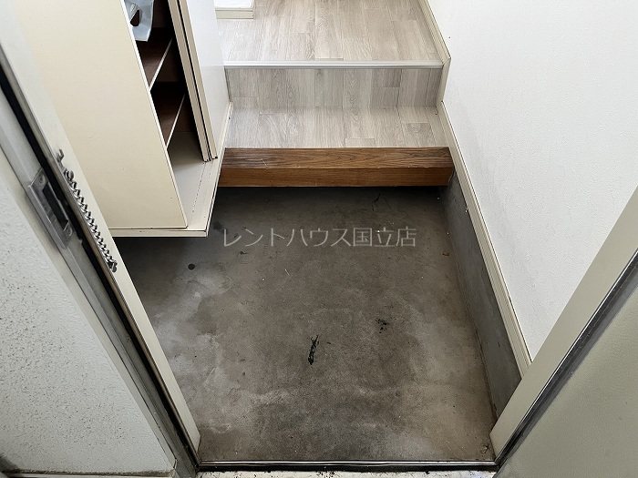 ＪＲ中央線 国分寺駅 徒歩15分 2階建 築40年の玄関写真