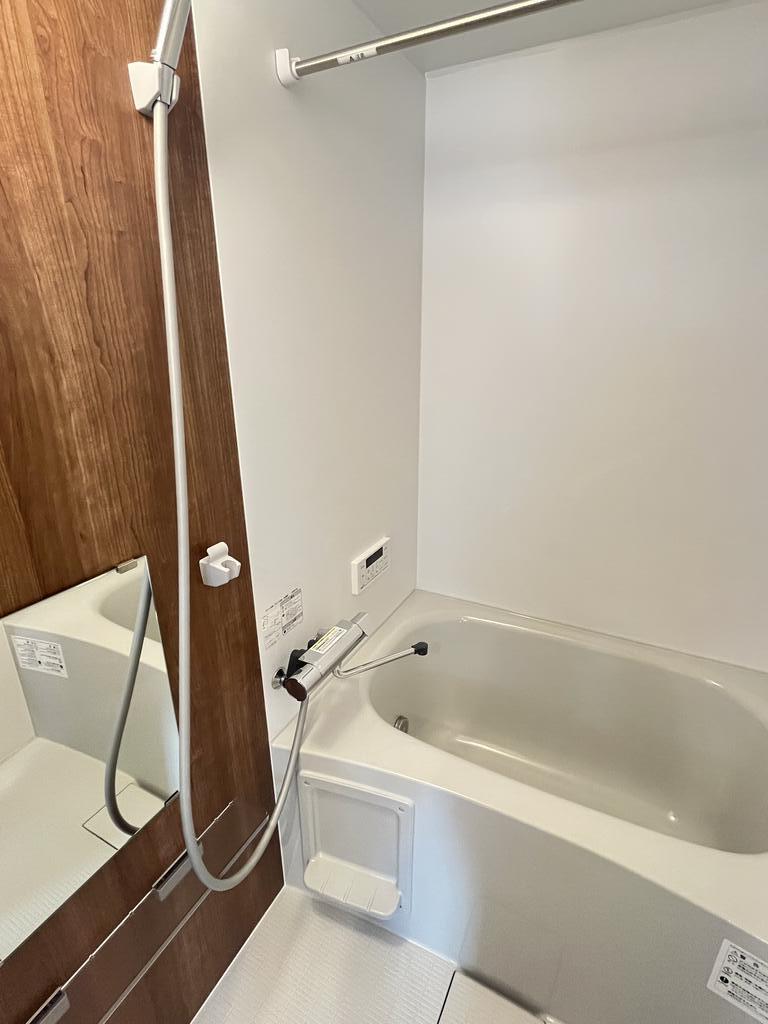 バス・シャワールーム　※同建築物別部屋（反転パターン）