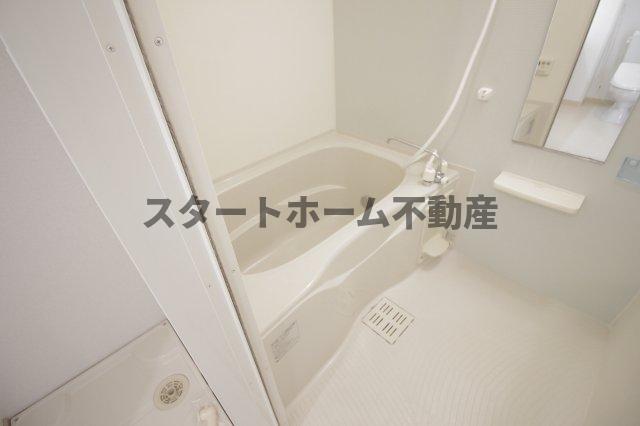 バス・シャワールーム　ゆったり過ごせるお風呂です