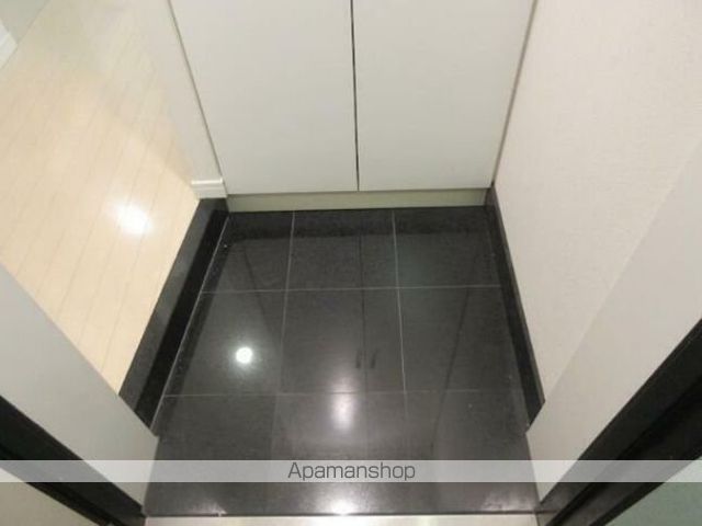 京王井の頭線 高井戸駅 徒歩11分 3階建 築21年の玄関写真