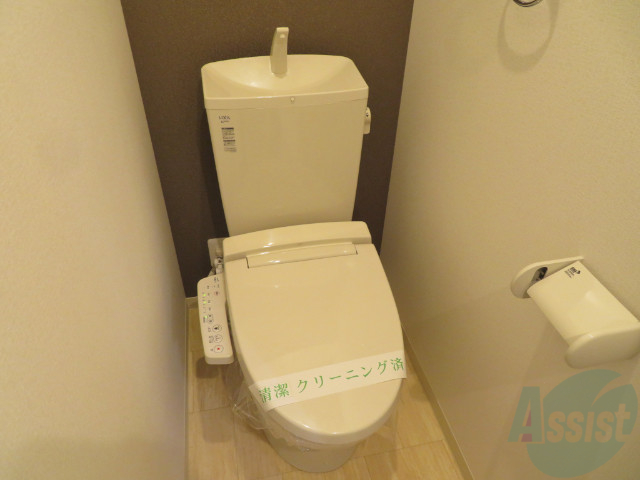 トイレ　ウォシュレットつきのトイレです。快適に生活できますよ。