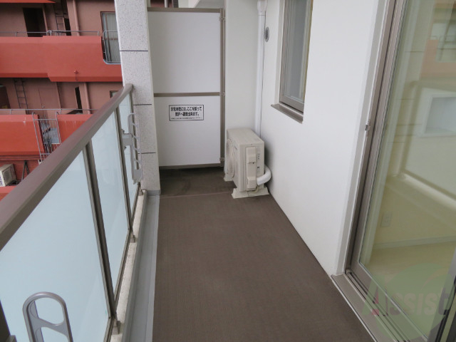 バルコニー　天気のいい日はバルコニーで洗濯物も干せますよ。