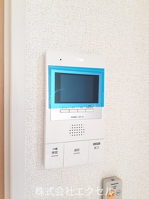 セキュリティ　モニター付きドアホンで安心です。