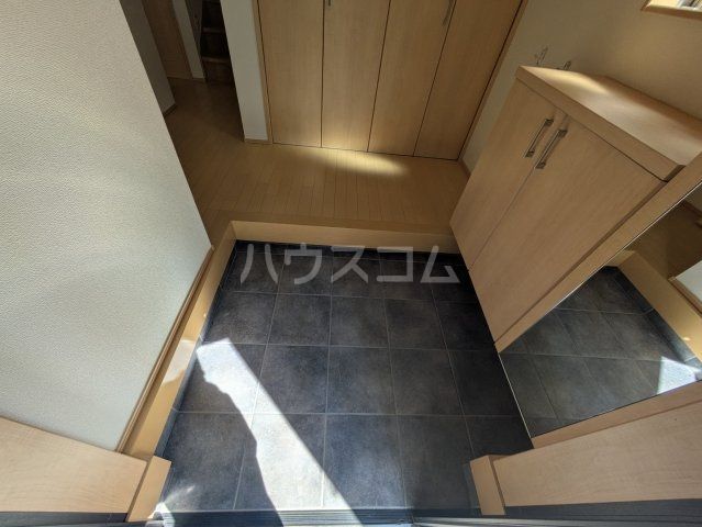 飯山満町戸建0001の玄関写真