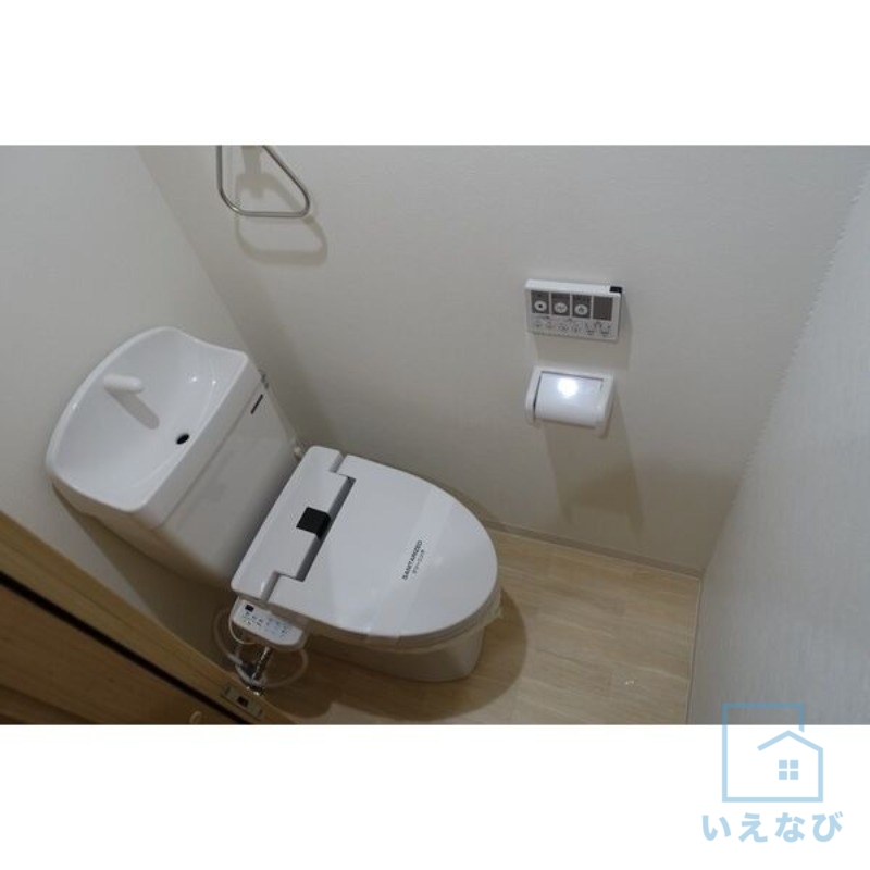 地下鉄千日前線 南巽駅 徒歩5分 3階建 築9年のトイレ写真