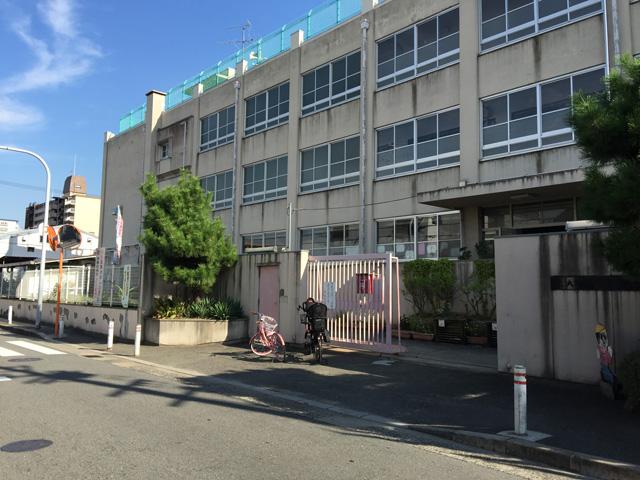 小学校　東大阪市立弥刀東小学校（小学校）まで871m