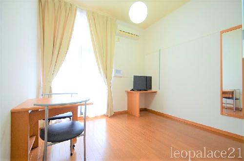 居室・リビング　1Fのお部屋はフローリングです。