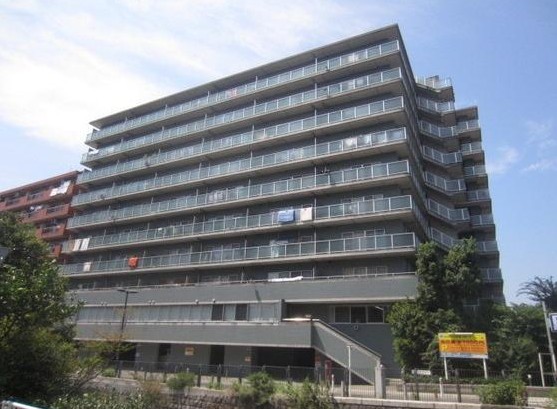 建物外観　オートロック付のマンション