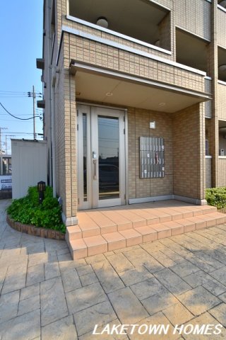 エントランス　オートロック付のエントランスです。