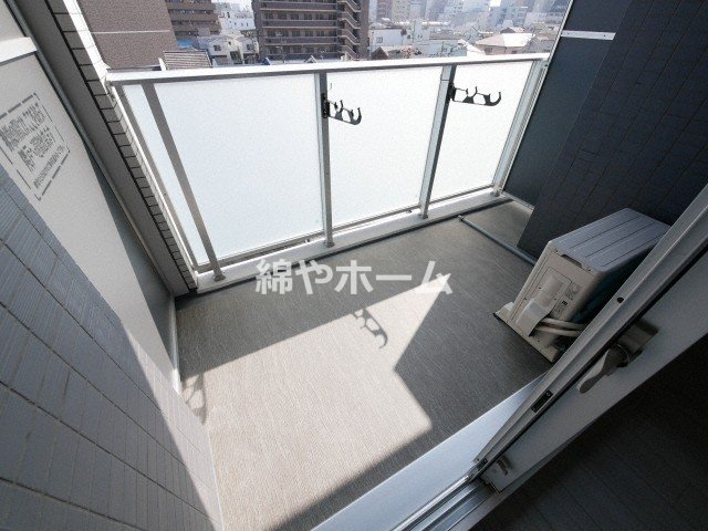 バルコニー　開放的で明るい空間を演出してくれるバルコニーです